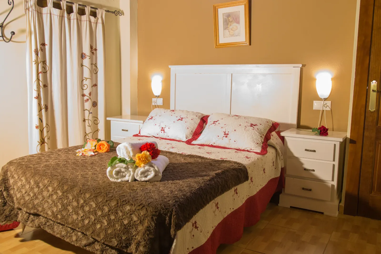 Encantadora casa rural para 13 personas rodeada de preciosos senderos en el Valle de Lecrín