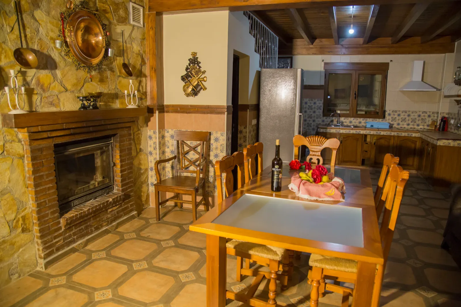 Encantadora casa rural para 13 personas rodeada de preciosos senderos en el Valle de Lecrín