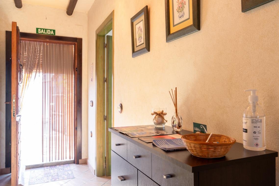 Casa rural con chimenea para 4 personas en Cuevas de Becerro.
