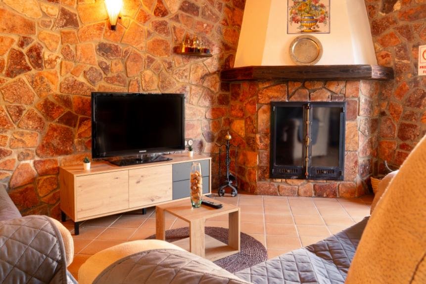 Casa rural con chimenea para 4 personas en Cuevas de Becerro.