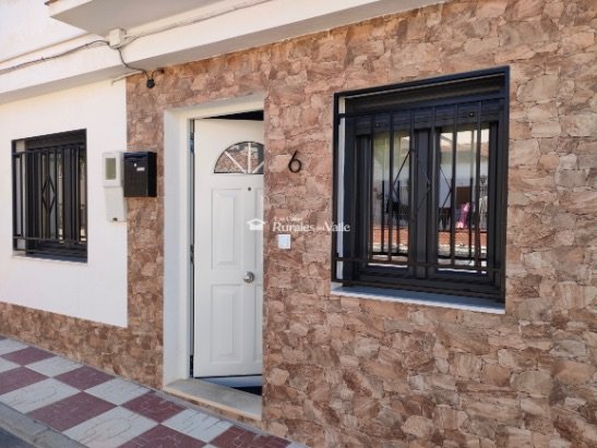 Bonito apartamento para 4 personas a 10 minutos del centro de Granada en Otura.