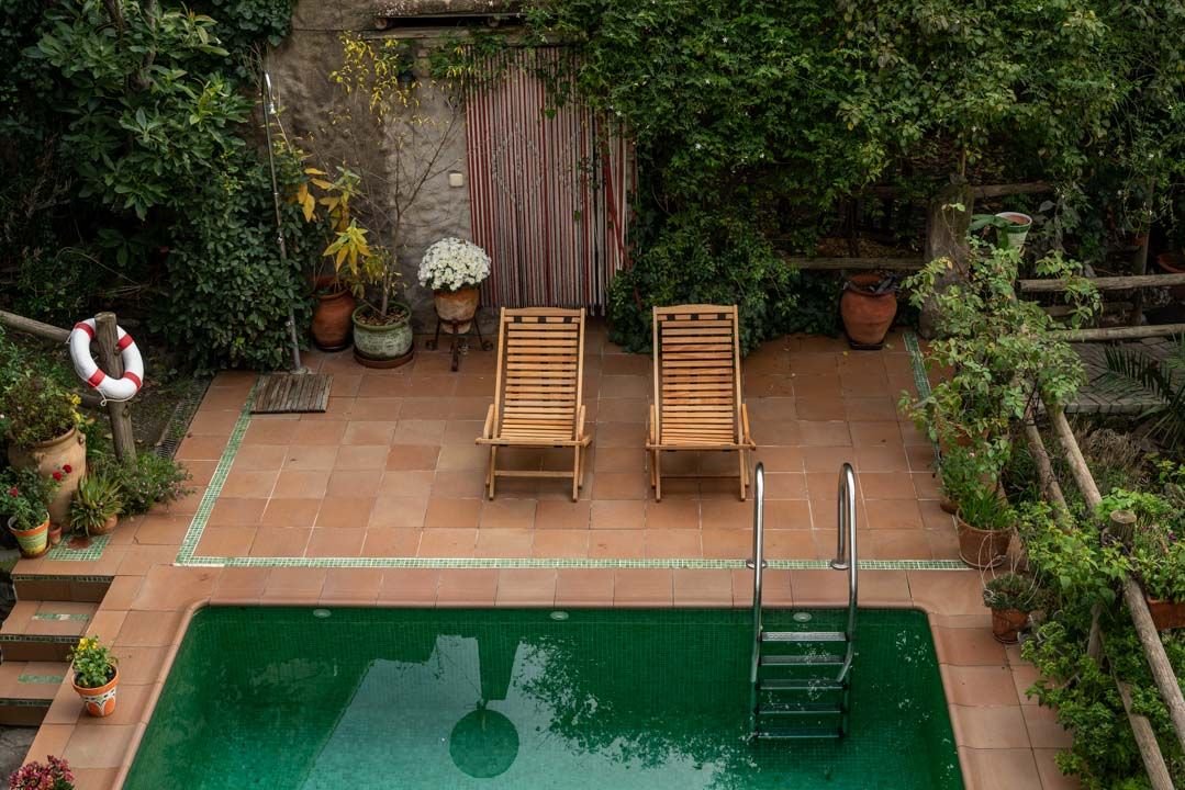 B.Precio apartamento en pleno corazón del pueblo de Nigüelas para 4 personas.