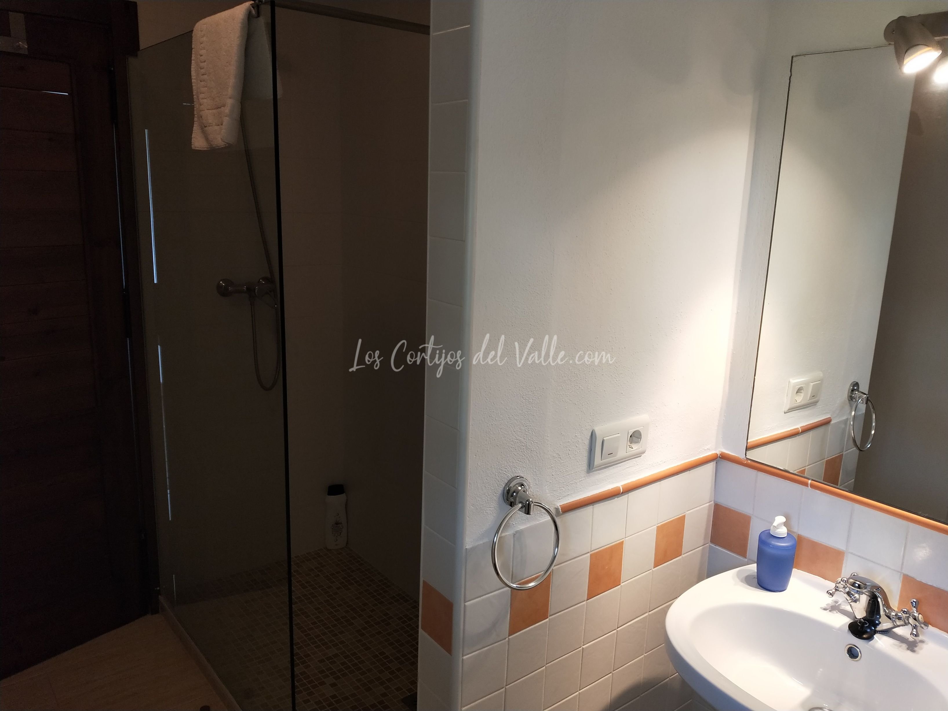 Hermoso apartamento rural para 4 personas a diez minutos de la capital de Granada.