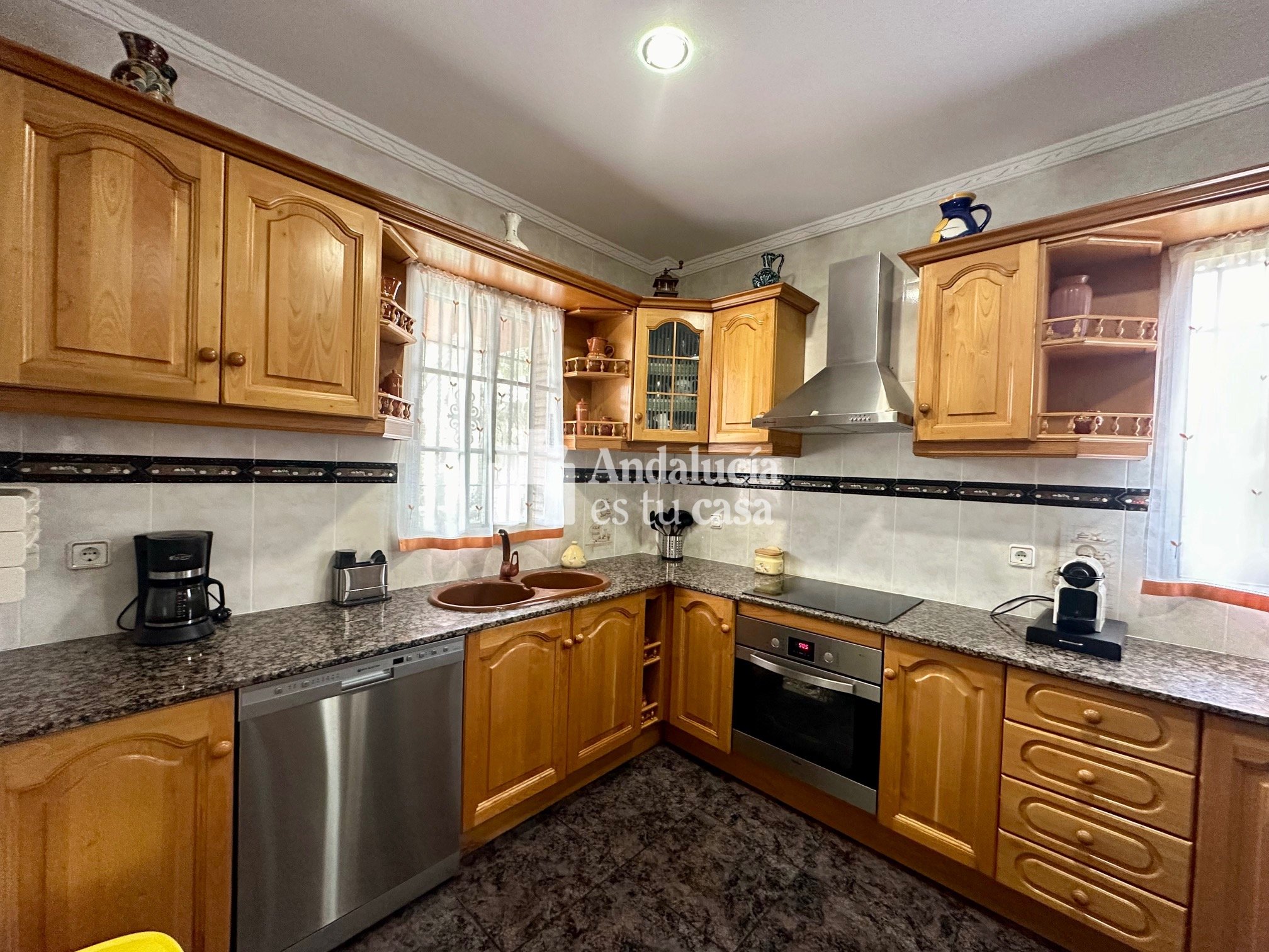 Precioso chalet en Órgiva en un entorno tranquilo y muy cerca del casco urbano