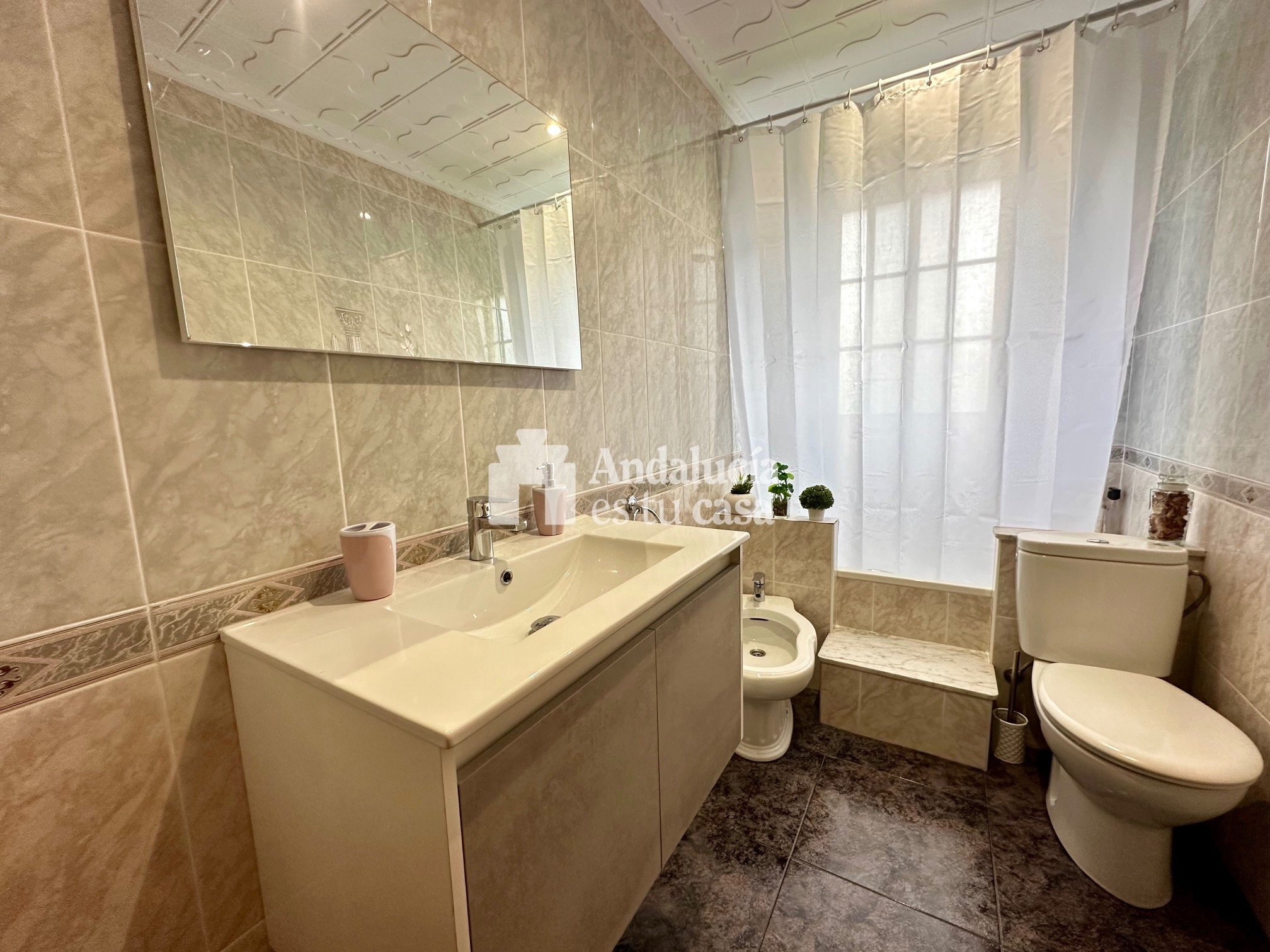 Precioso chalet en Órgiva en un entorno tranquilo y muy cerca del casco urbano