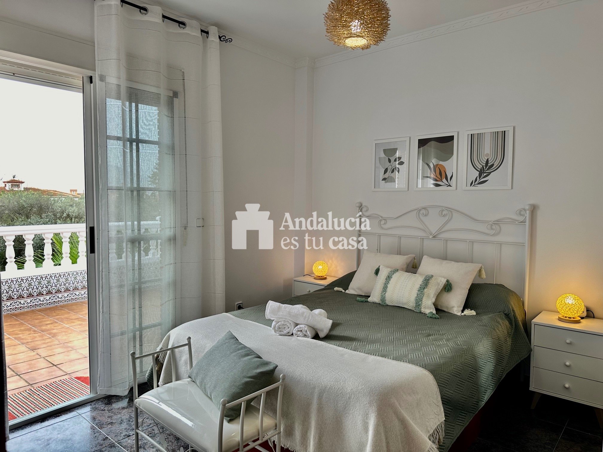 Precioso chalet en Órgiva en un entorno tranquilo y muy cerca del casco urbano