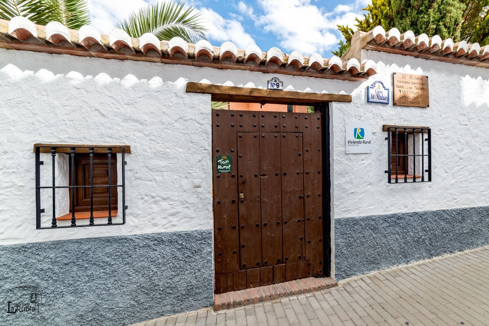 Inestimable casa rural en Granada situada en el casco urbano de Nigüelas.