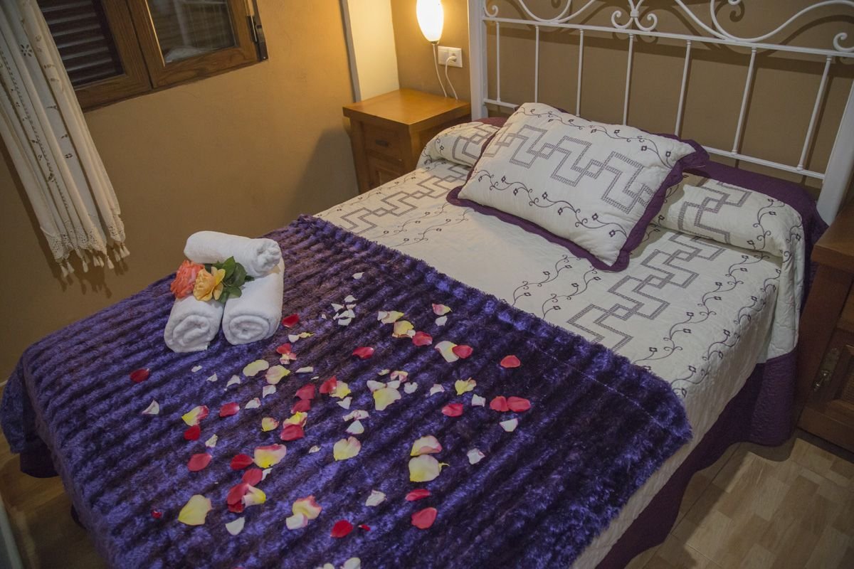 Fabulosa y amplia casa rural en Granada ubicada a las afueras del pueblo de Nigüelas.