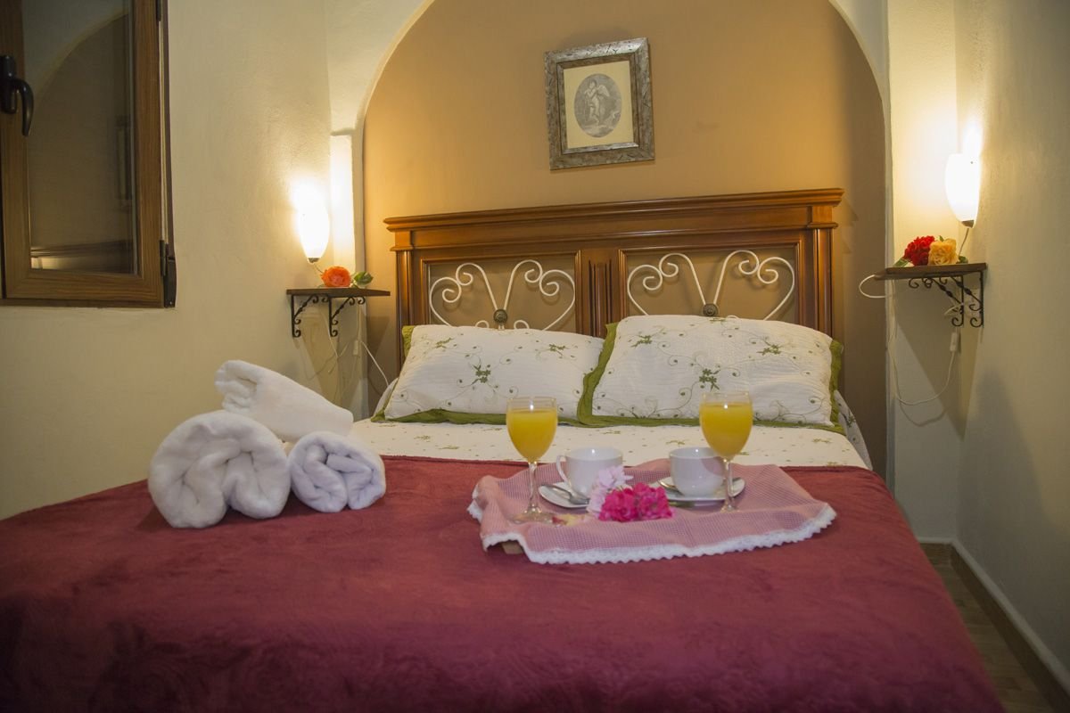 Fabulosa y amplia casa rural en Granada ubicada a las afueras del pueblo de Nigüelas.