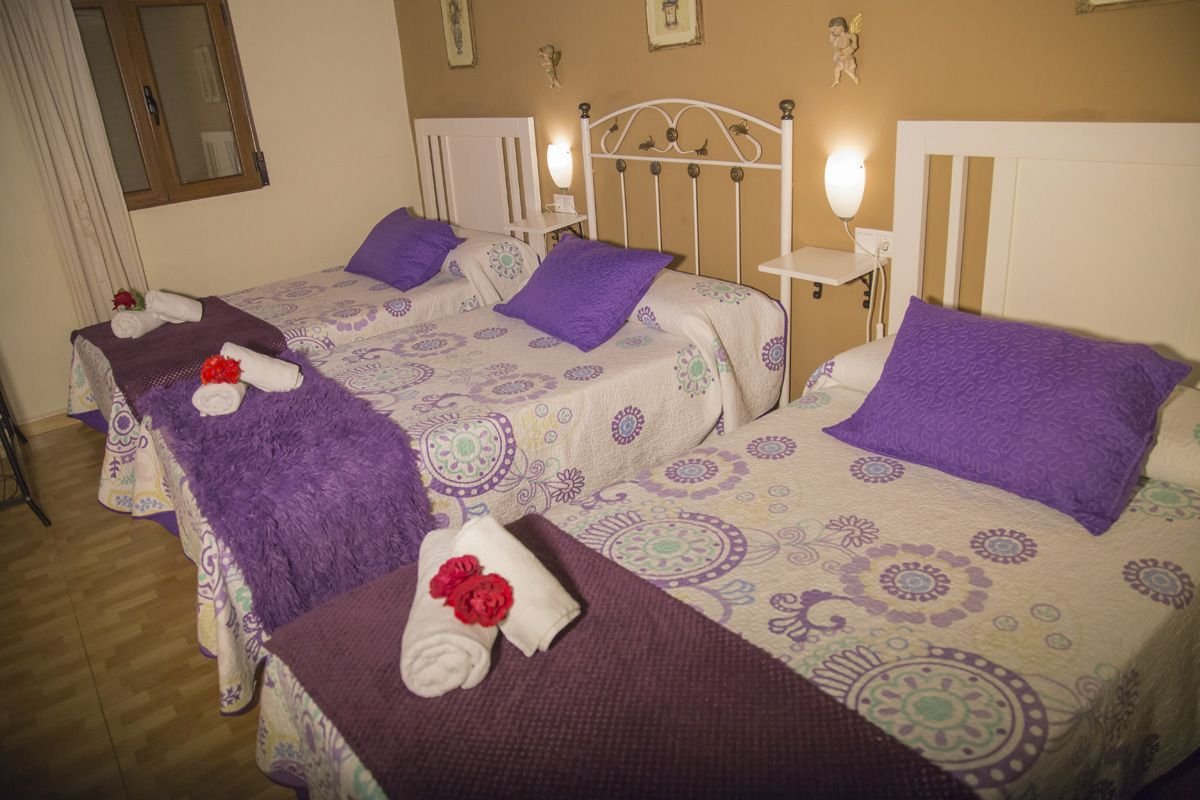 Fabulosa y amplia casa rural en Granada ubicada a las afueras del pueblo de Nigüelas.
