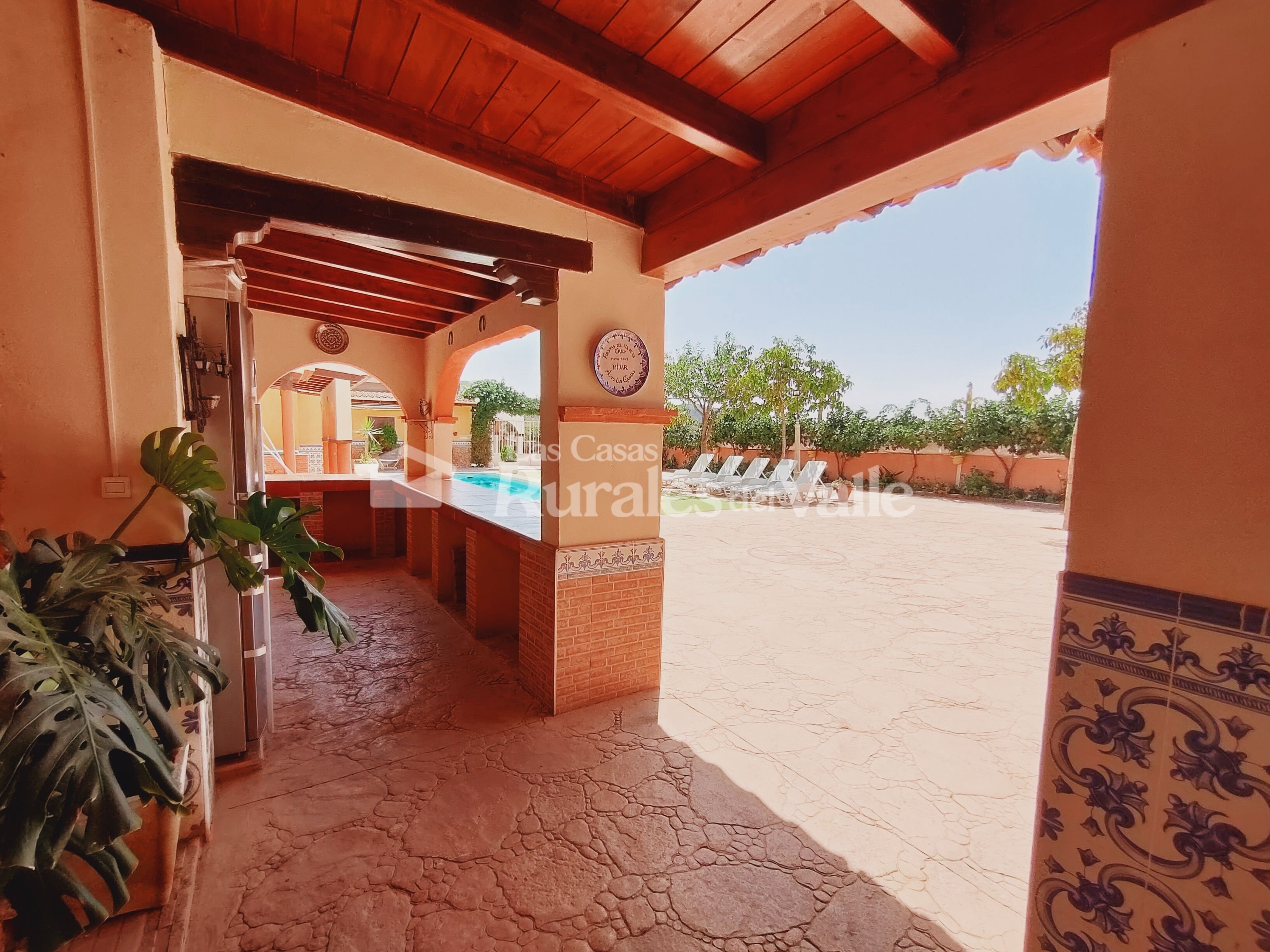 Fabulosa y amplia casa rural en Granada ubicada a las afueras del pueblo de Nigüelas.