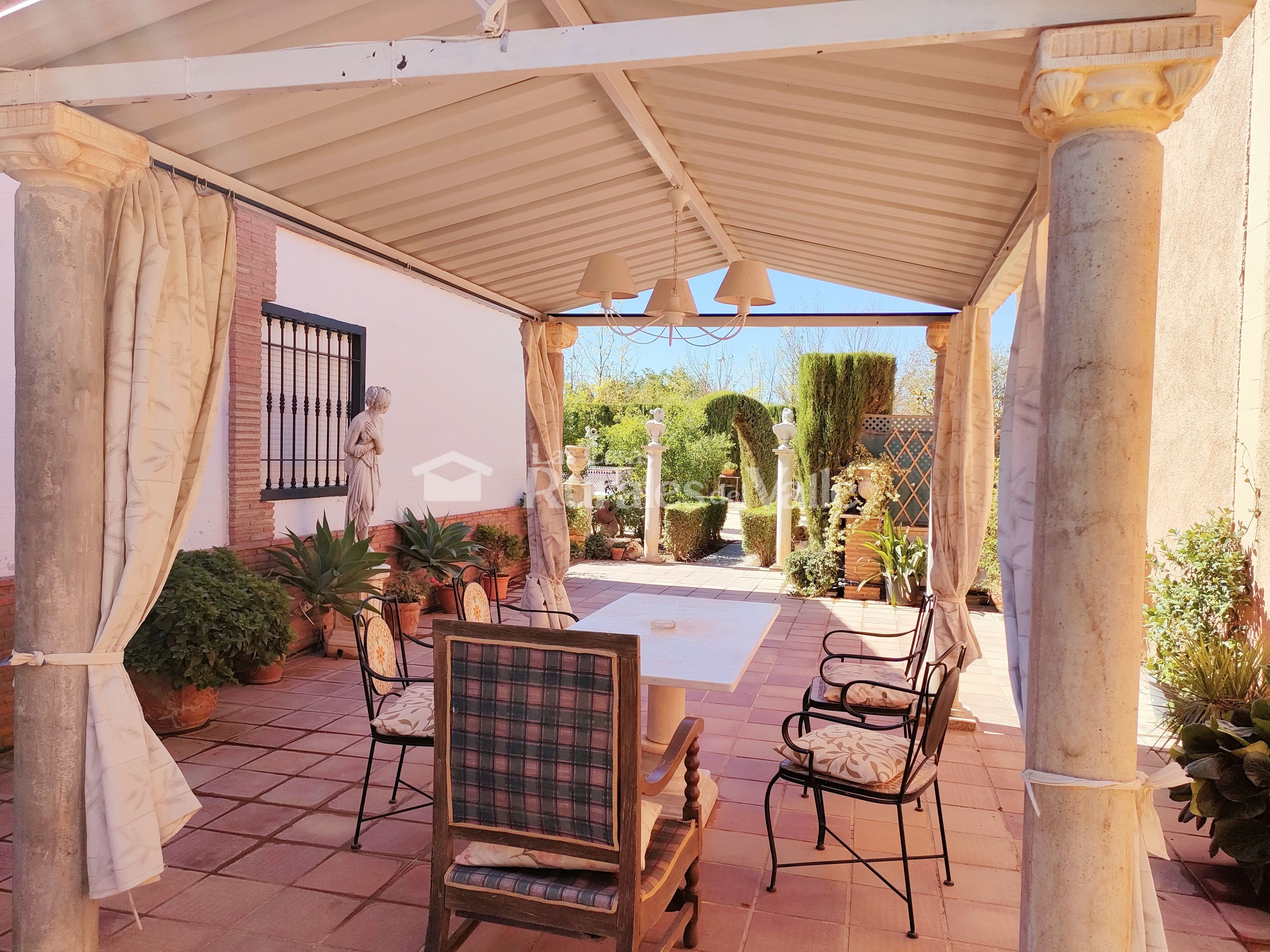 Entrañable casa rural en Granada a la entradas del pueblo de Nigüelas.