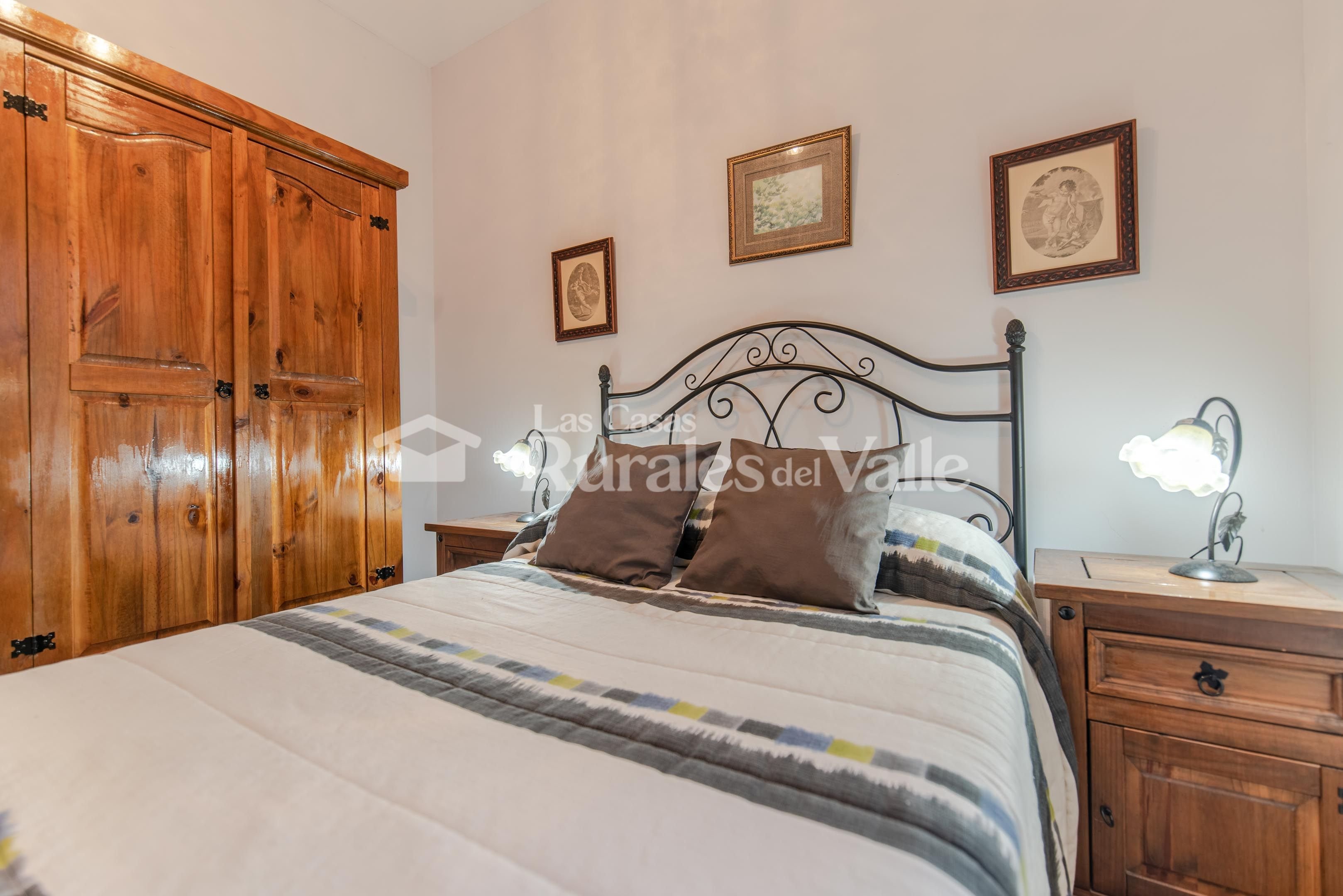 Preciosa y acogedora casa rural en Granada a la entrada del pueblo de Nigüelas.