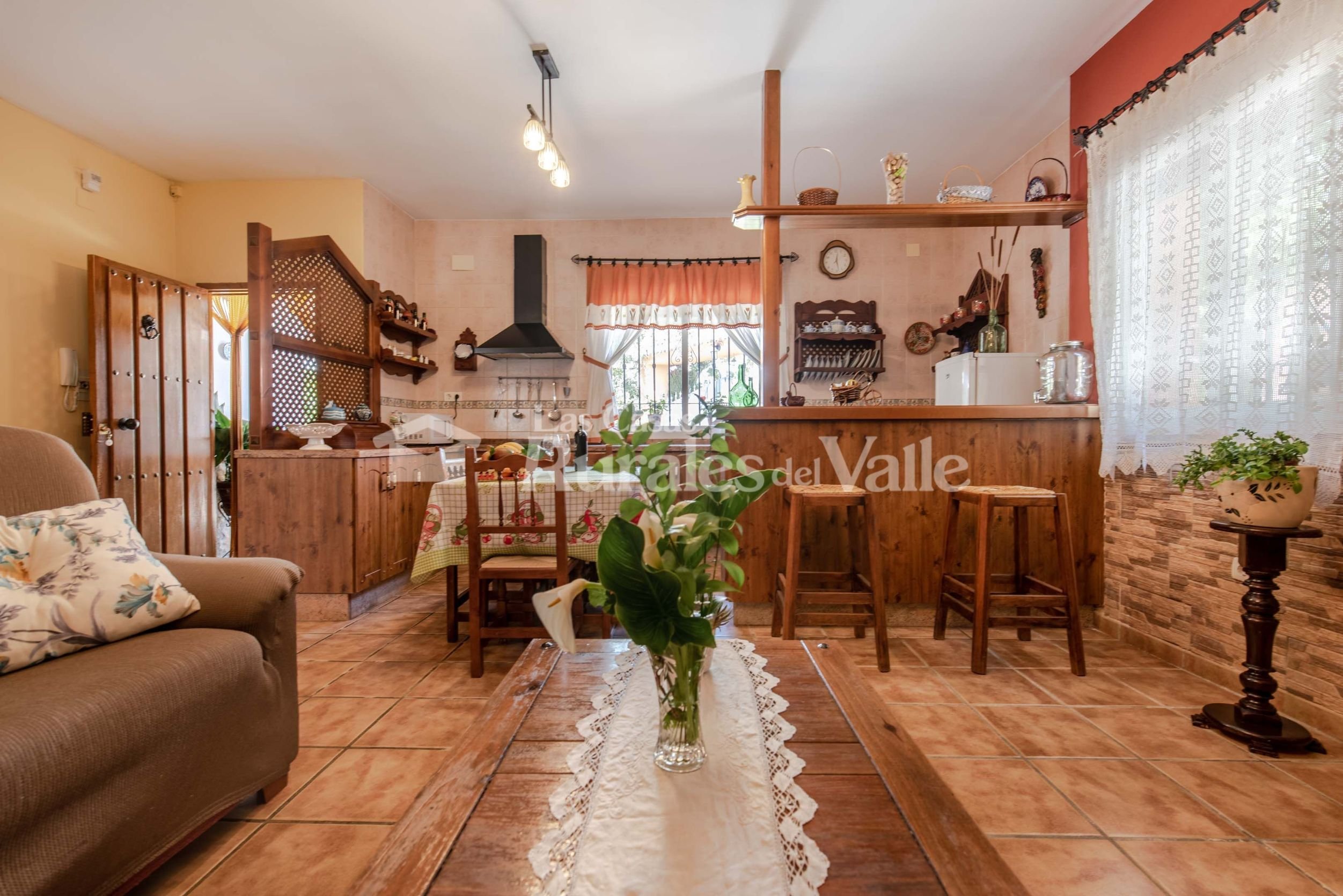 Preciosa y acogedora casa rural en Granada a la entrada del pueblo de Nigüelas.