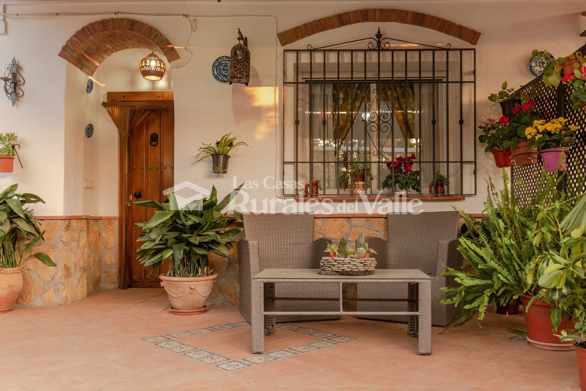 Preciosa y acogedora casa rural en Granada a la entrada del pueblo de Nigüelas.