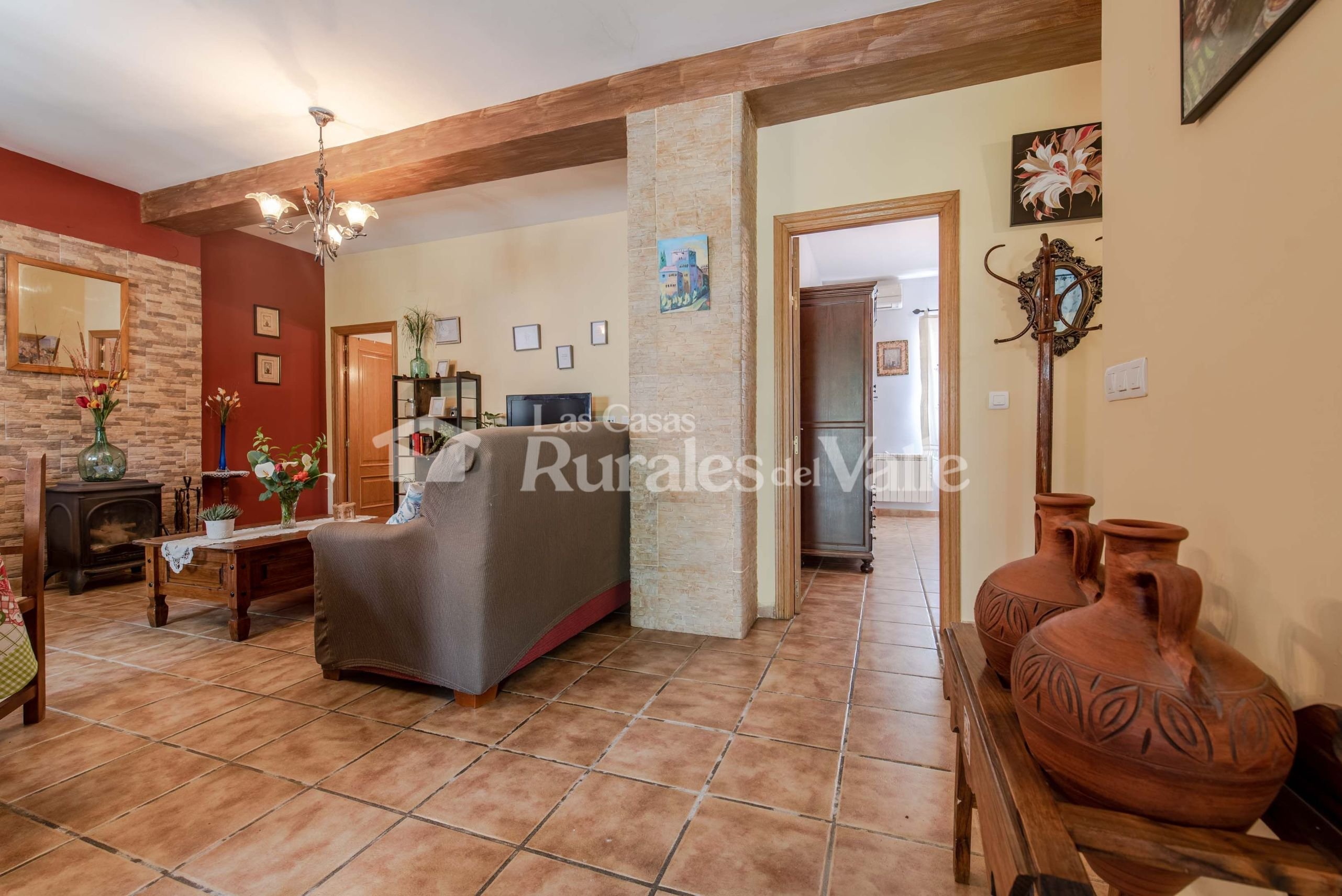 Preciosa y acogedora casa rural en Granada a la entrada del pueblo de Nigüelas.