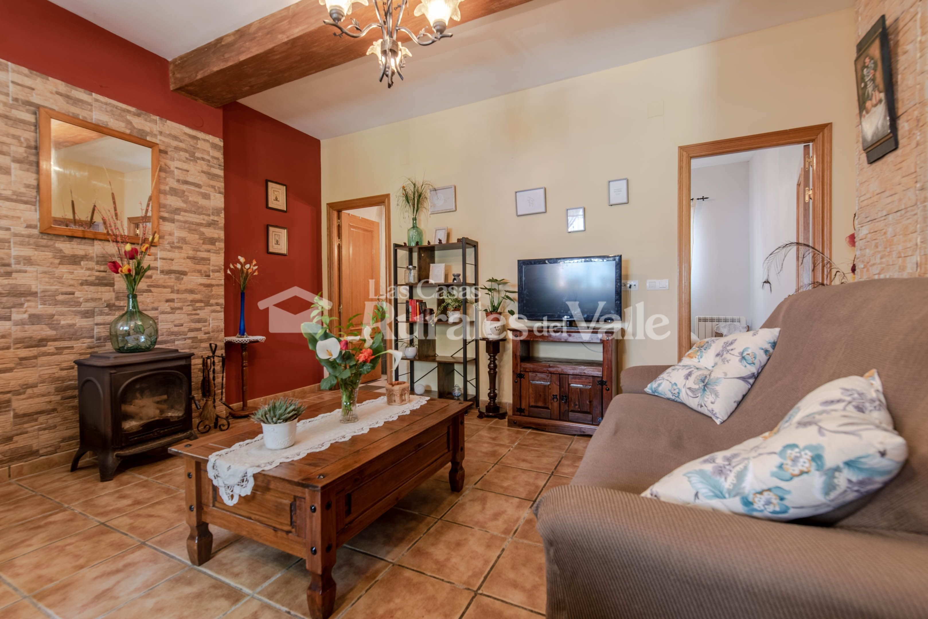 Preciosa y acogedora casa rural en Granada a la entrada del pueblo de Nigüelas.