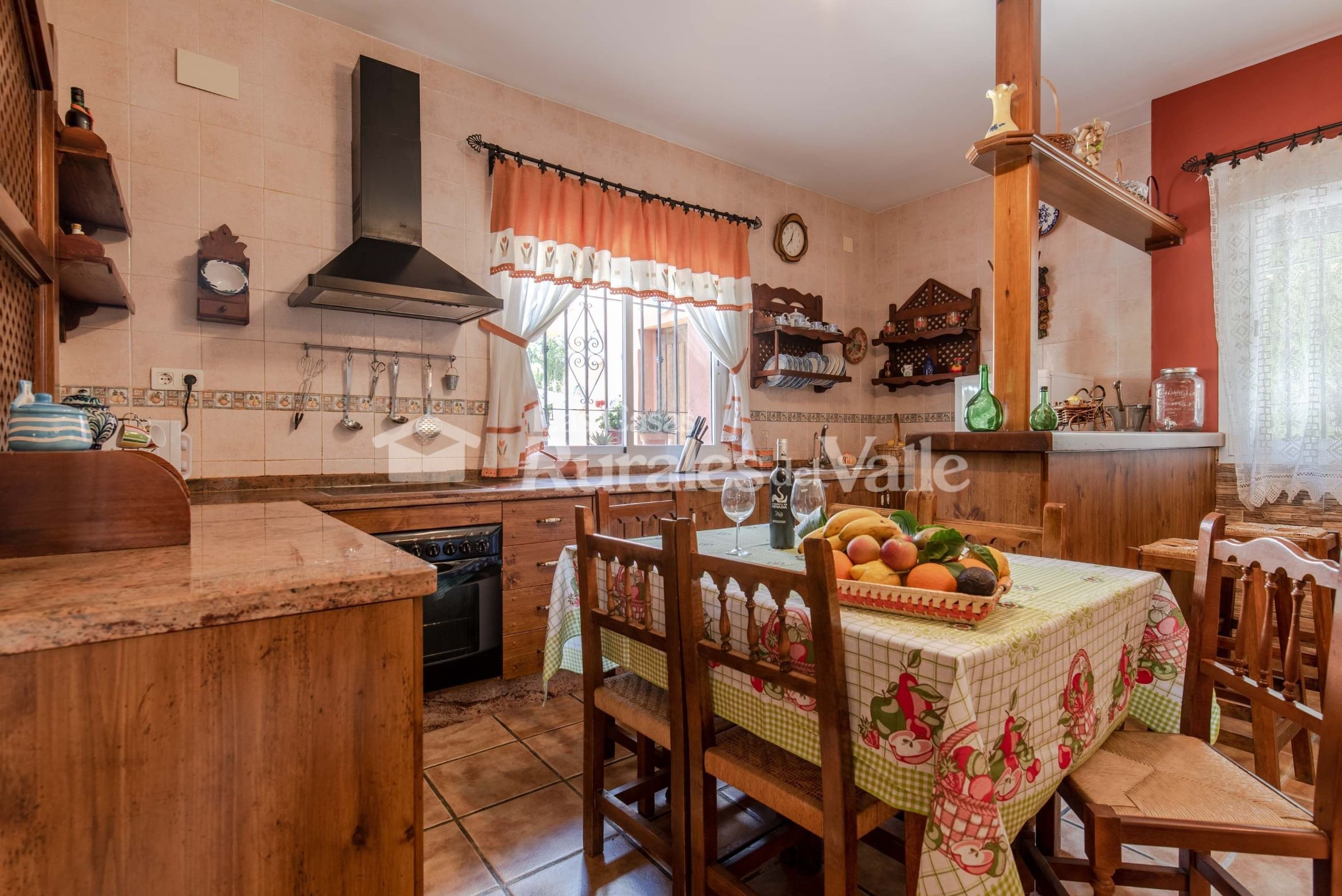 Preciosa y acogedora casa rural en Granada a la entrada del pueblo de Nigüelas.