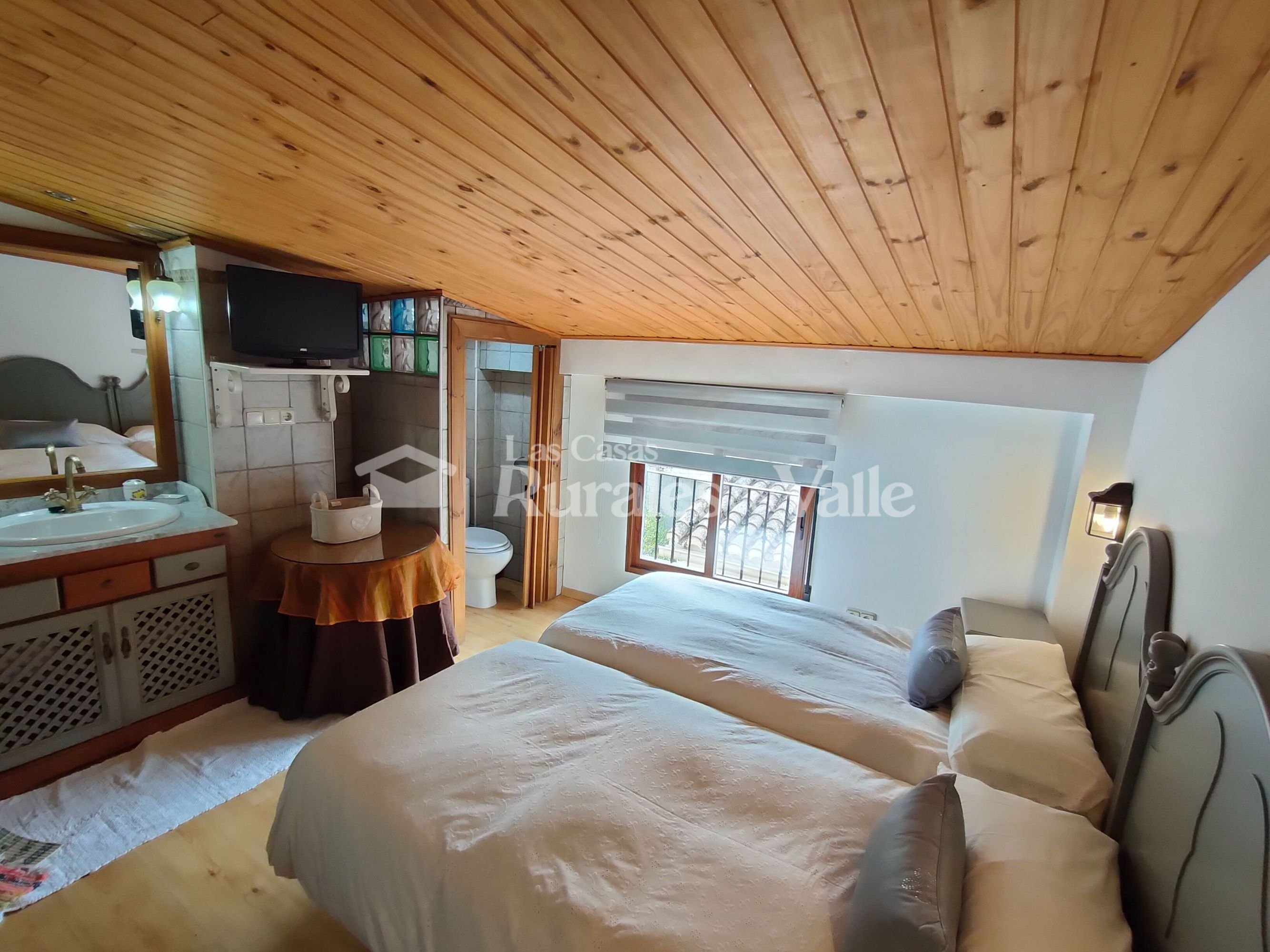 Entrañable y acogedora casa rural para 6 personas en el casco antiguo de Nigüelas.
