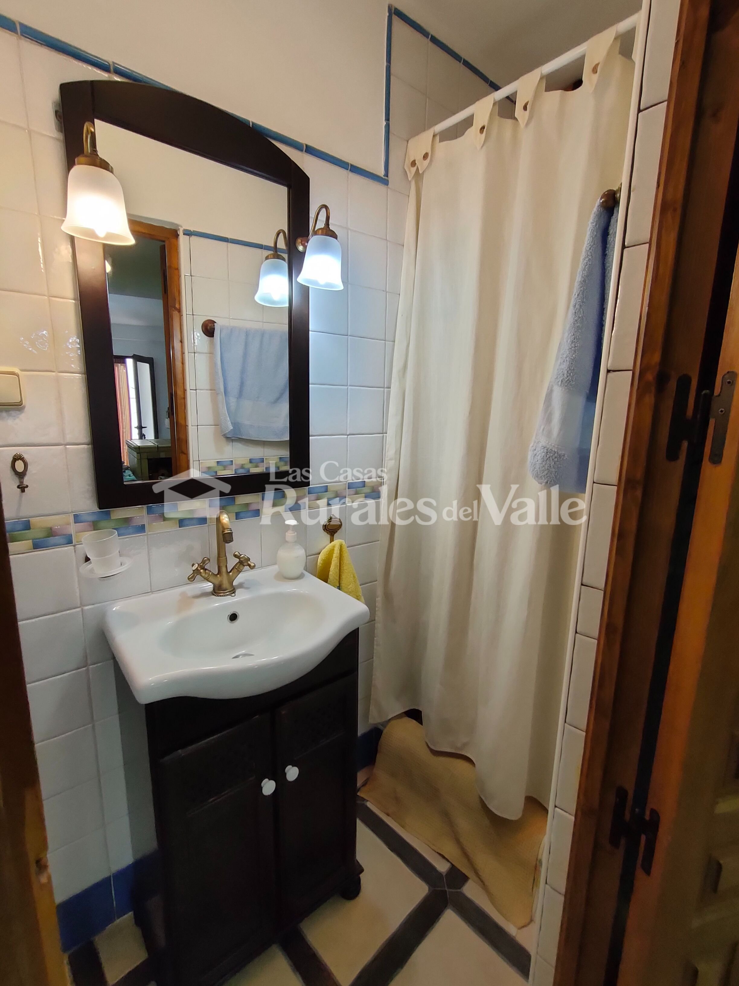 Entrañable y acogedora casa rural para 6 personas en el casco antiguo de Nigüelas.