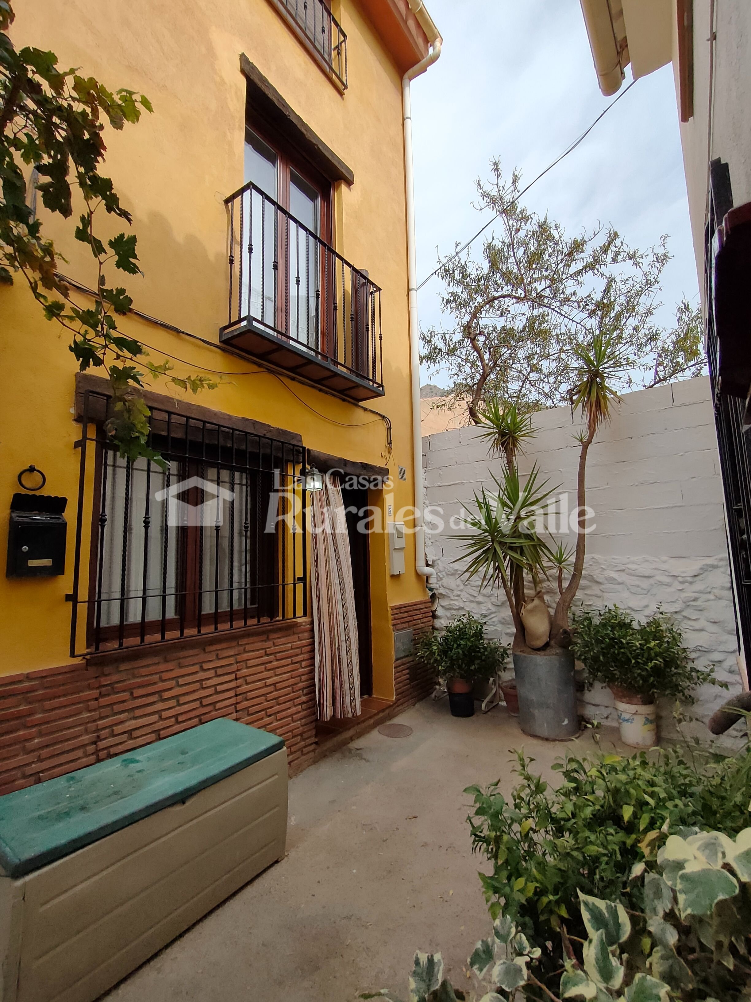 Entrañable y acogedora casa rural para 6 personas en el casco antiguo de Nigüelas.