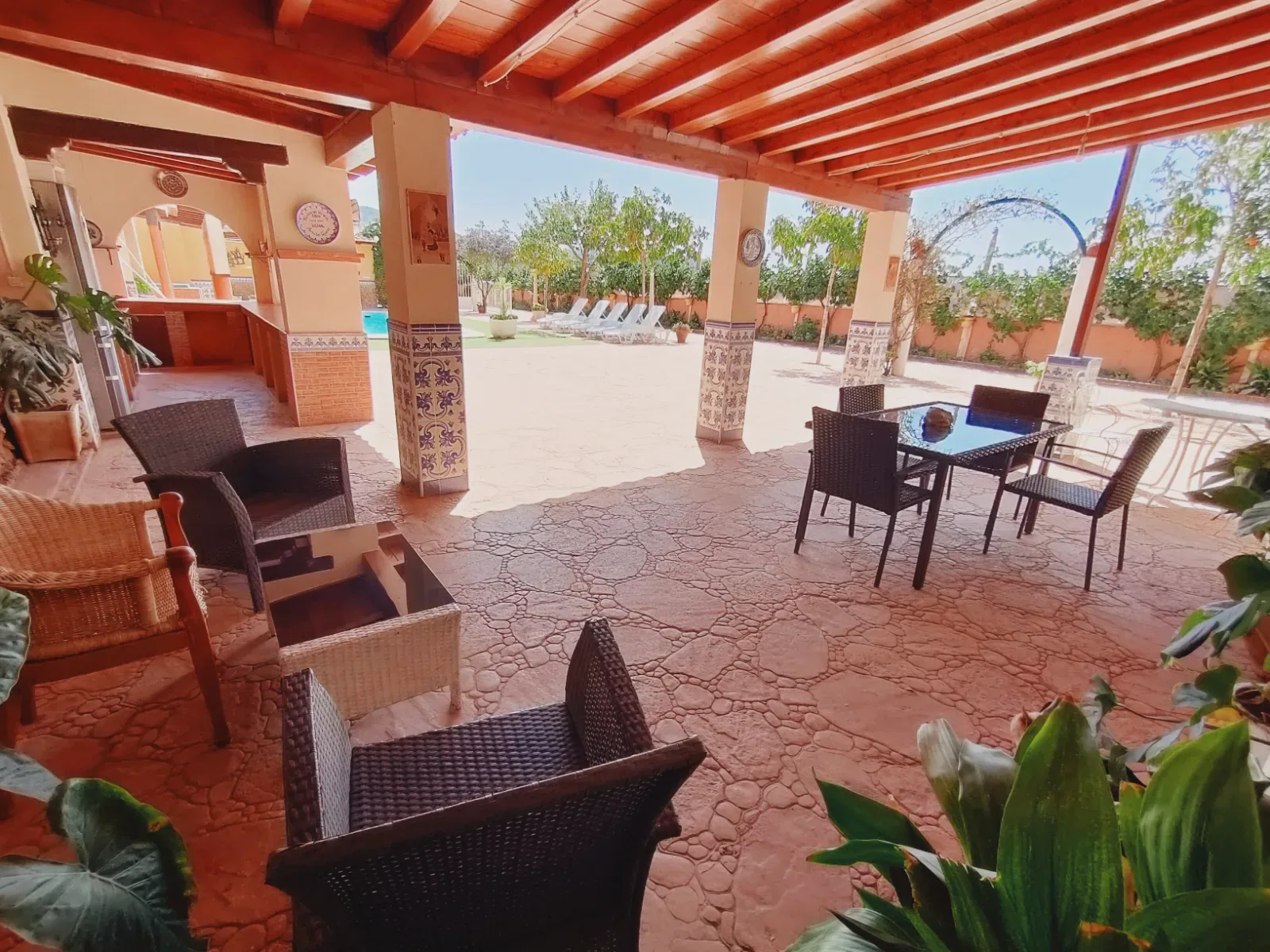 Encantadora casa rural para 13 personas rodeada de preciosos senderos en el Valle de Lecrín