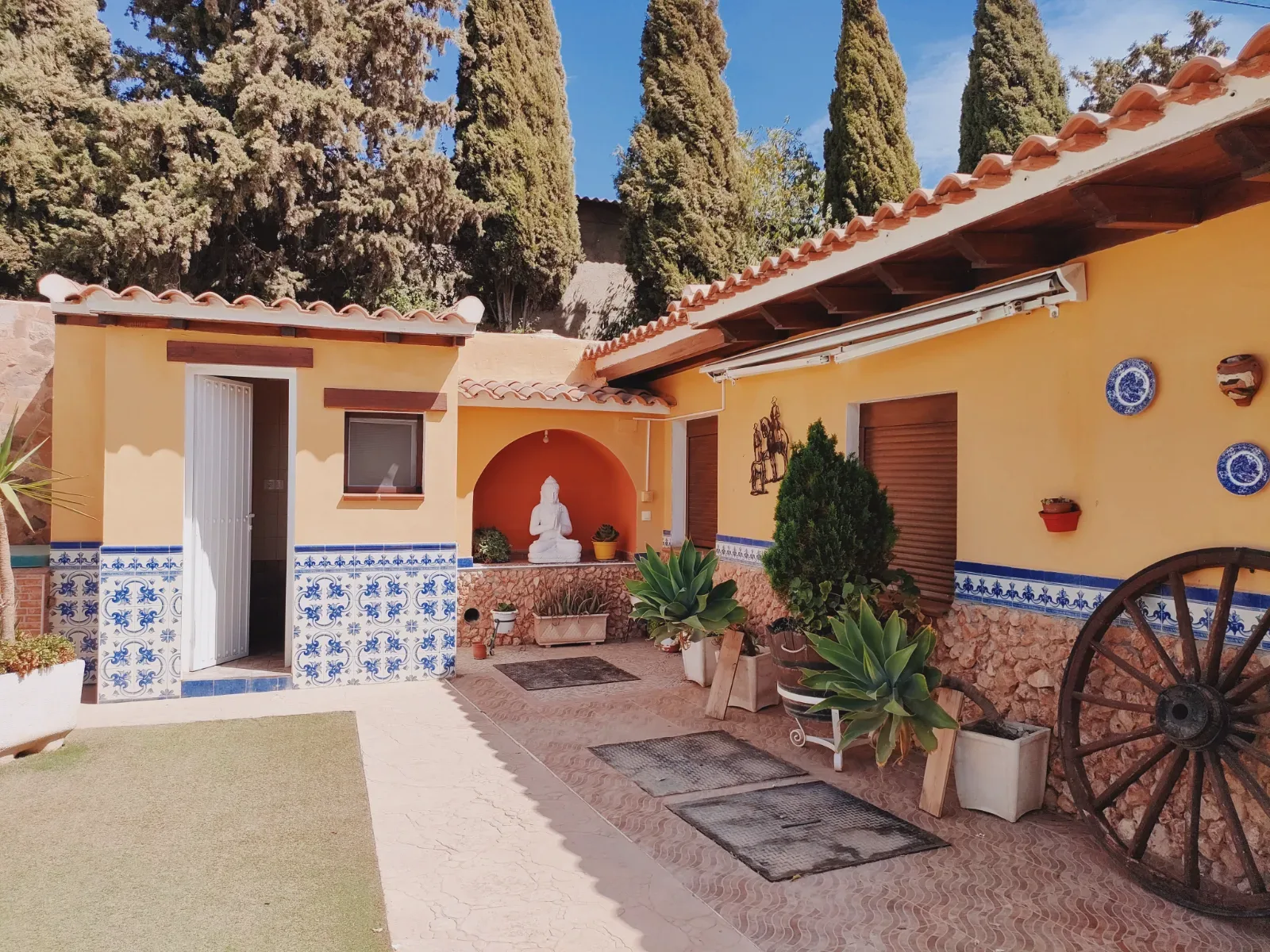 Encantadora casa rural para 13 personas rodeada de preciosos senderos en el Valle de Lecrín
