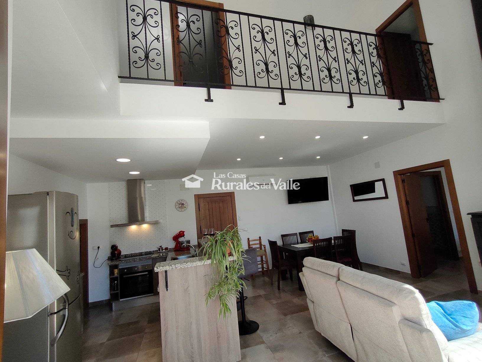 Casa rural con 3 suit ideal para relajarse y disfrutar de la naturaleza a las afueras de Dúrcal.