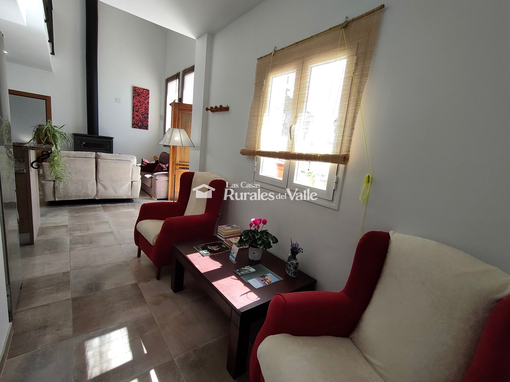 Casa rural con 3 suit ideal para relajarse y disfrutar de la naturaleza a las afueras de Dúrcal.