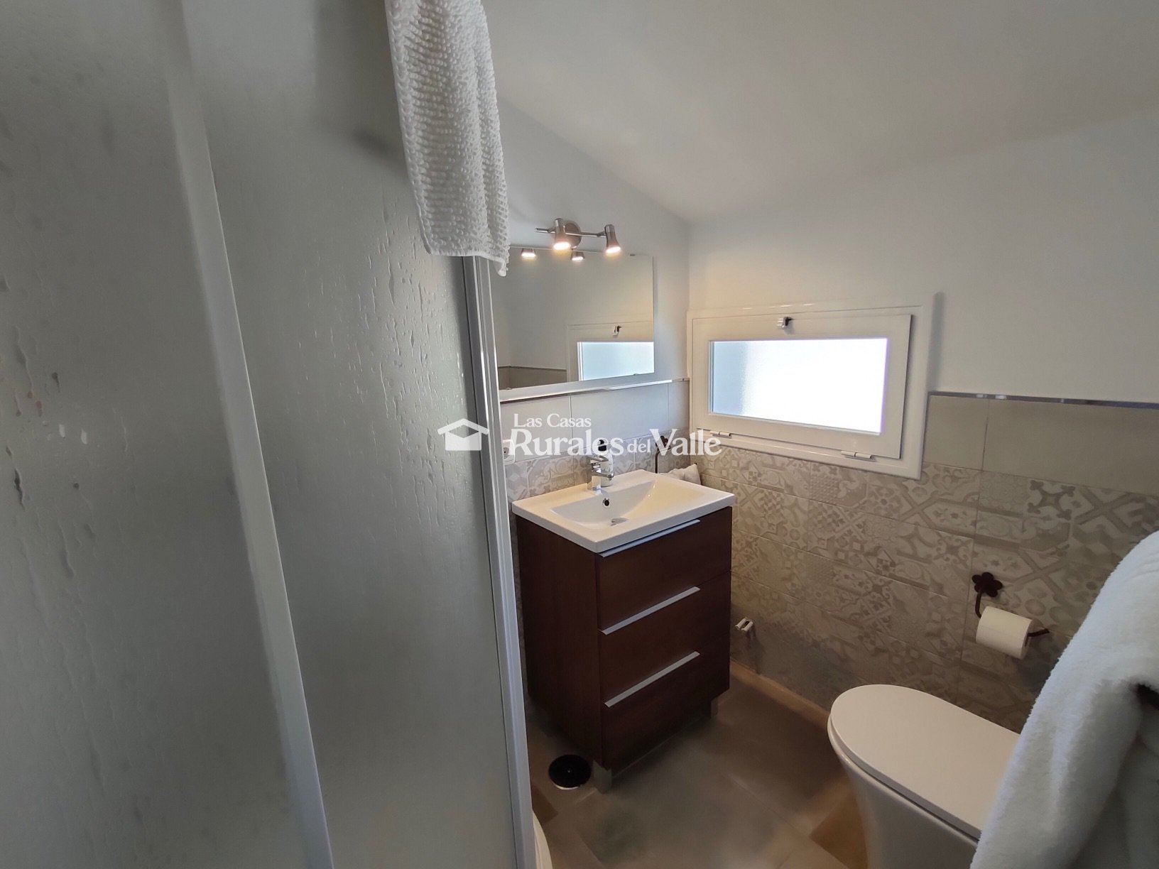 Casa rural con 3 suit ideal para relajarse y disfrutar de la naturaleza a las afueras de Dúrcal.