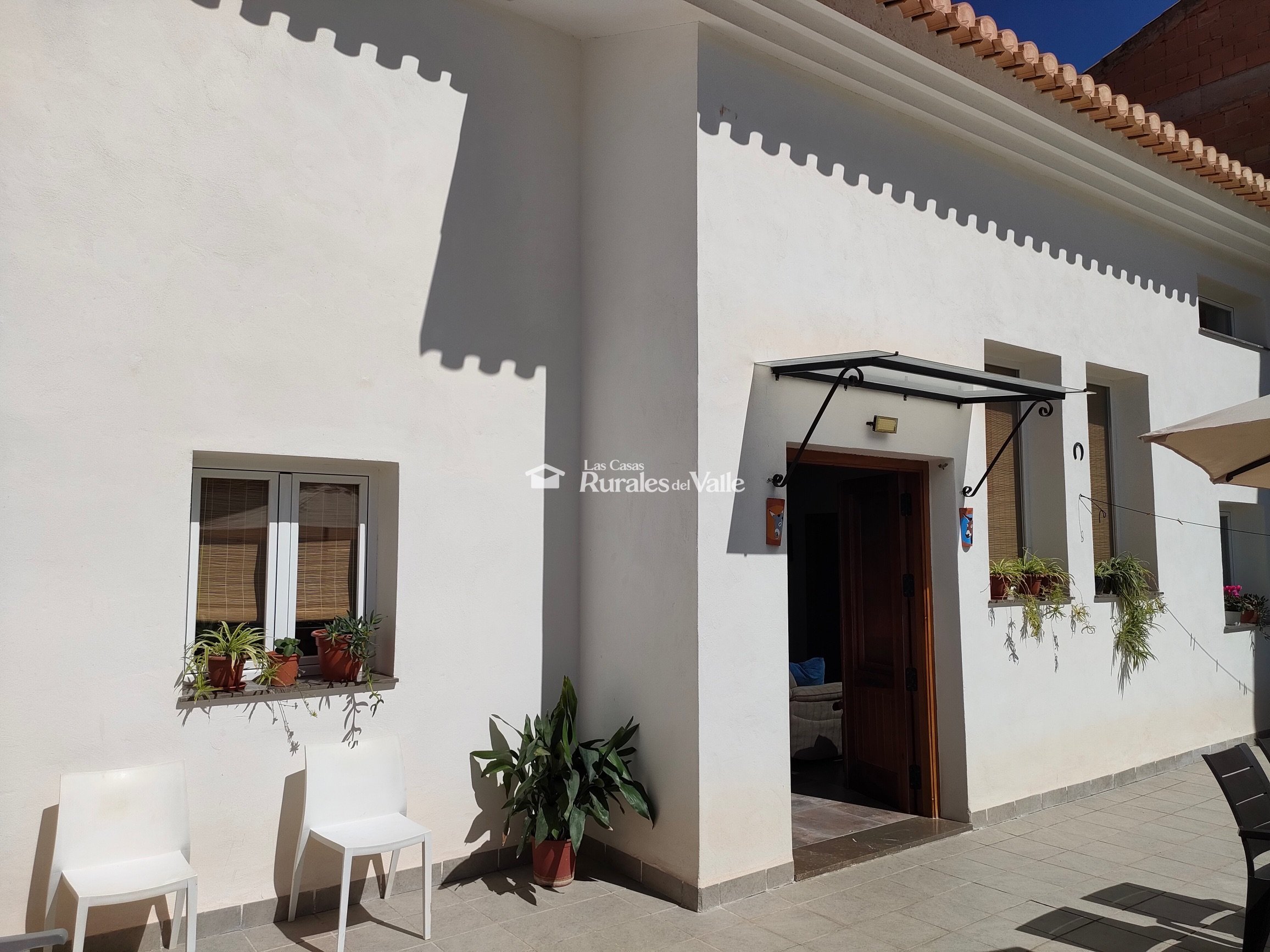 Casa rural con 3 suit ideal para relajarse y disfrutar de la naturaleza a las afueras de Dúrcal.