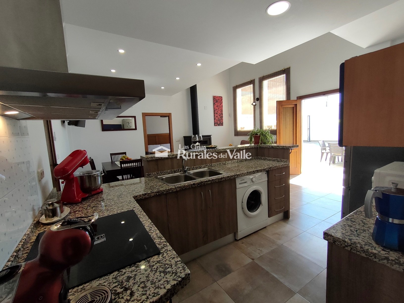Casa rural con 3 suit ideal para relajarse y disfrutar de la naturaleza a las afueras de Dúrcal.