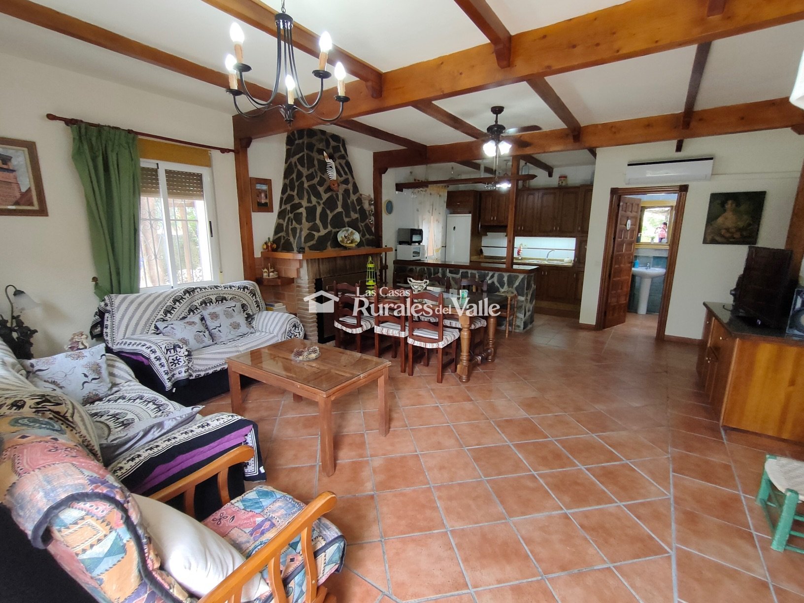 Encantadora casa rural en Nigüelas para 8 o 12 personas, a los pies de la sierra de Nigüelas.