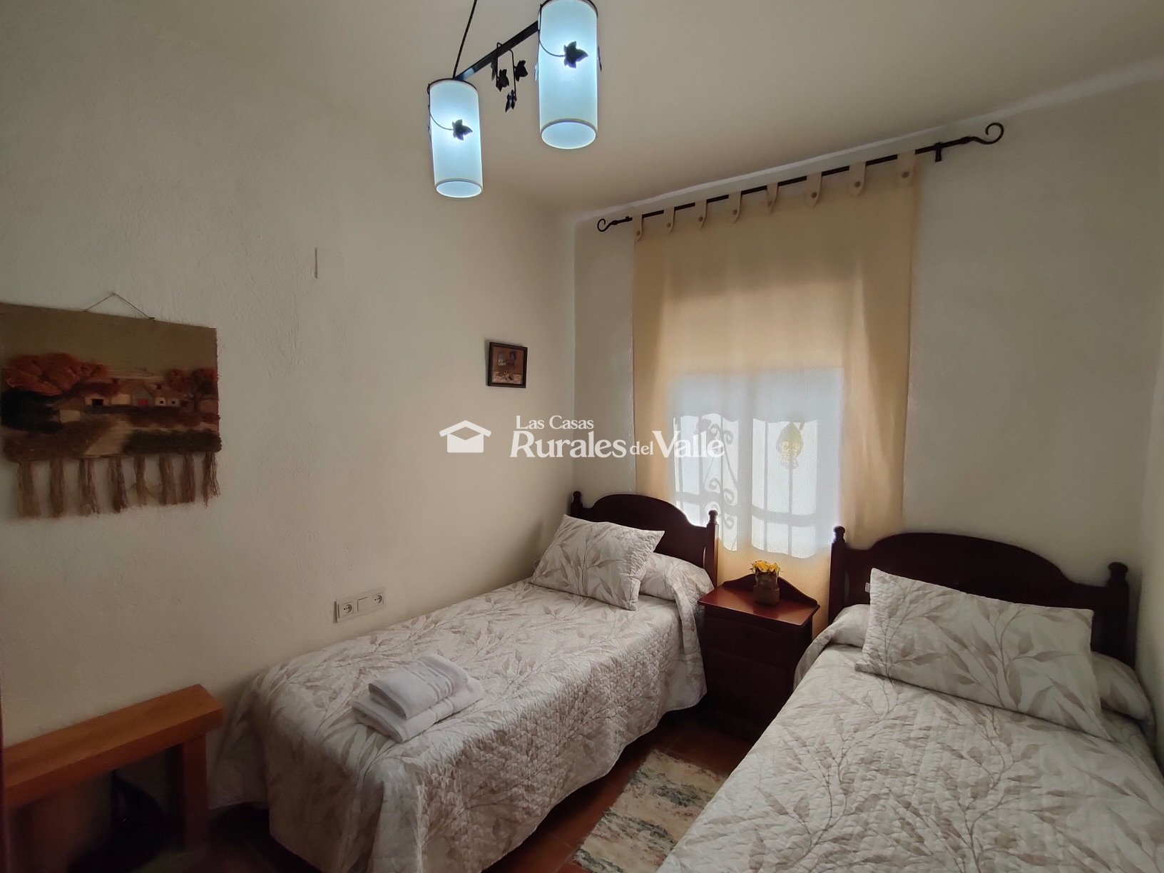 Encantadora casa rural en Nigüelas para 8 o 12 personas, a los pies de la sierra de Nigüelas.