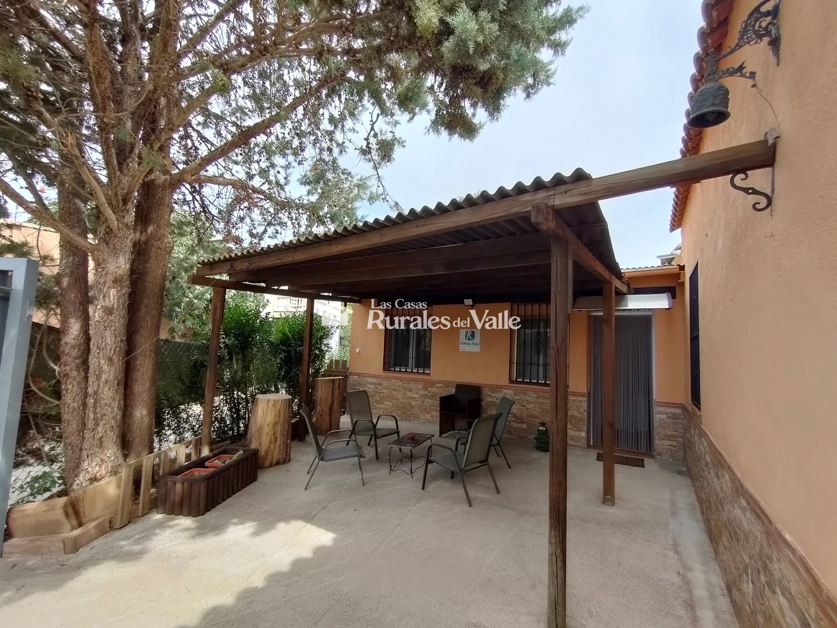 Encantadora casa rural en Nigüelas para 8 o 12 personas, a los pies de la sierra de Nigüelas.