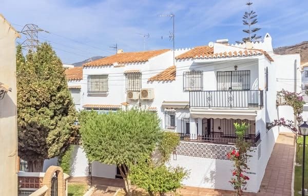 Bonita casa rural en la Costa del Sol, Nerja. Ideal para 6 personas y relajarse unos días.