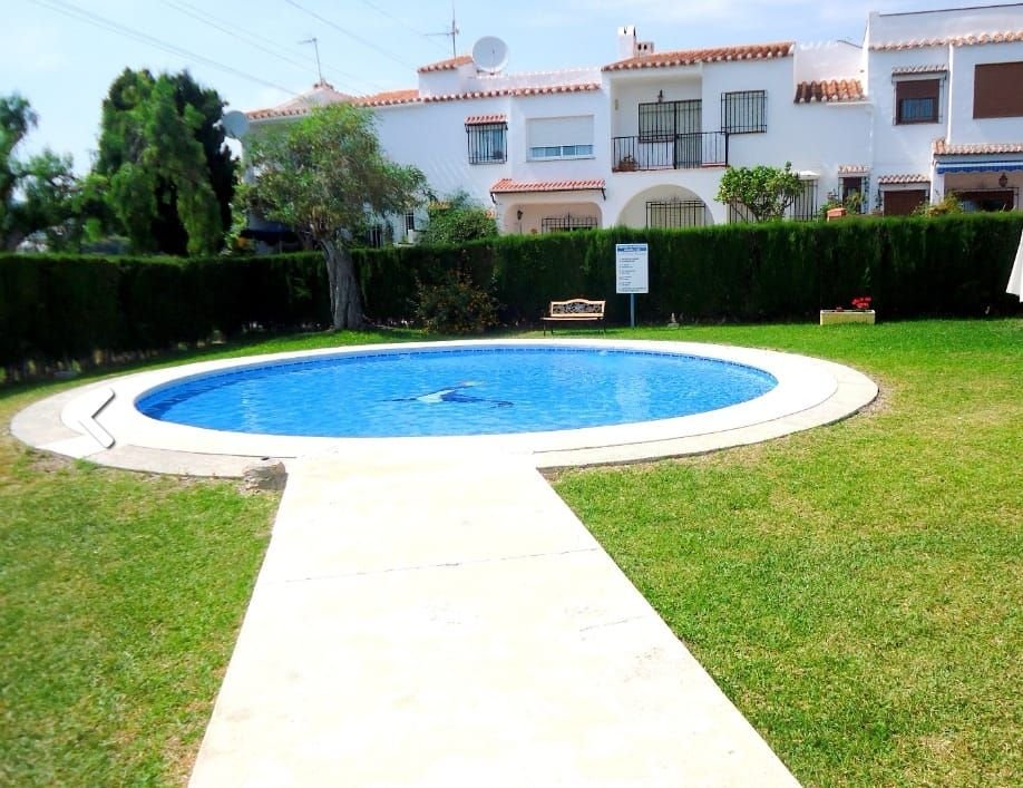 Bonita casa rural en la Costa del Sol, Nerja. Ideal para 6 personas y relajarse unos días.