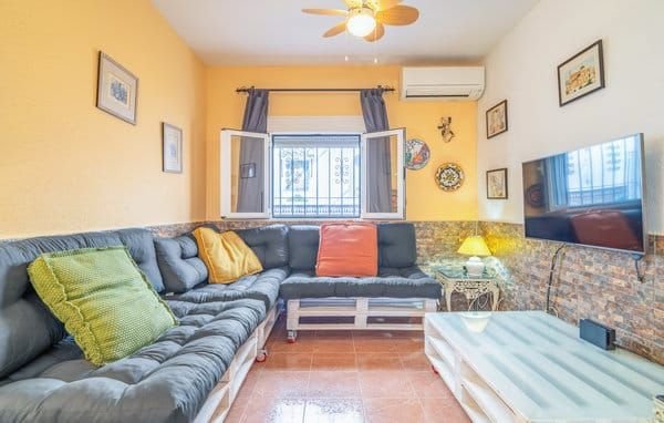 Bonita casa rural en la Costa del Sol, Nerja. Ideal para 6 personas y relajarse unos días.